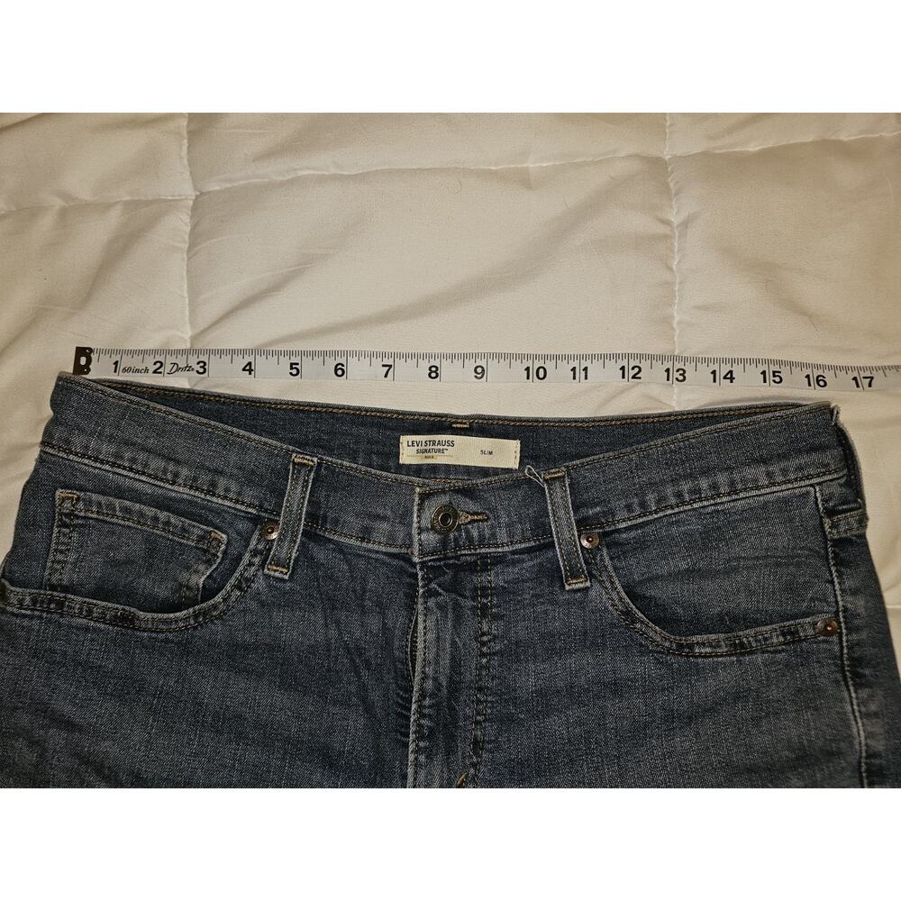 Levi Signature‎ Gold Women’s Slim Fit Blue Jeans Size 30 Mid Rise - Picture 6 of 7